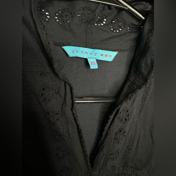 Johnny was black embroidered eyelet blouse Button Down XS - Picture 2 of 5